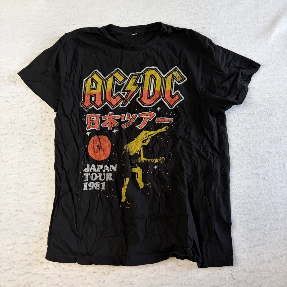 AC/DC Japan Tour 1981 Graphic T-Shirt Mens Medium Black Distressed Rock Band